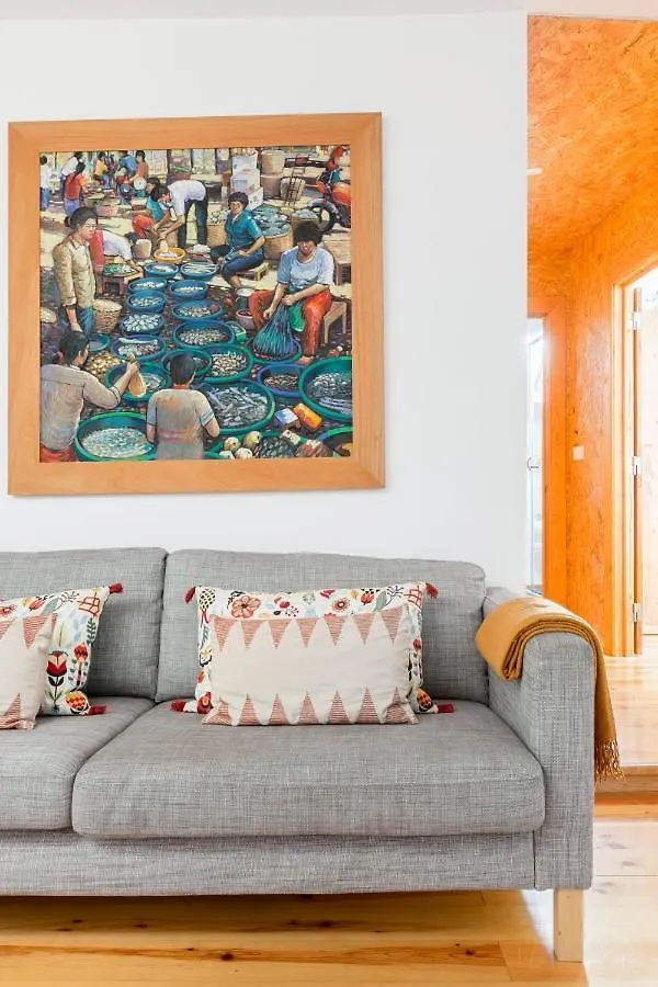Апартаменты Breathtaking River-City View Two Private Terraces 3 Bedrooms And 3 Bathrooms 17Th Century Building Central Bica Chiado District Лиссабон