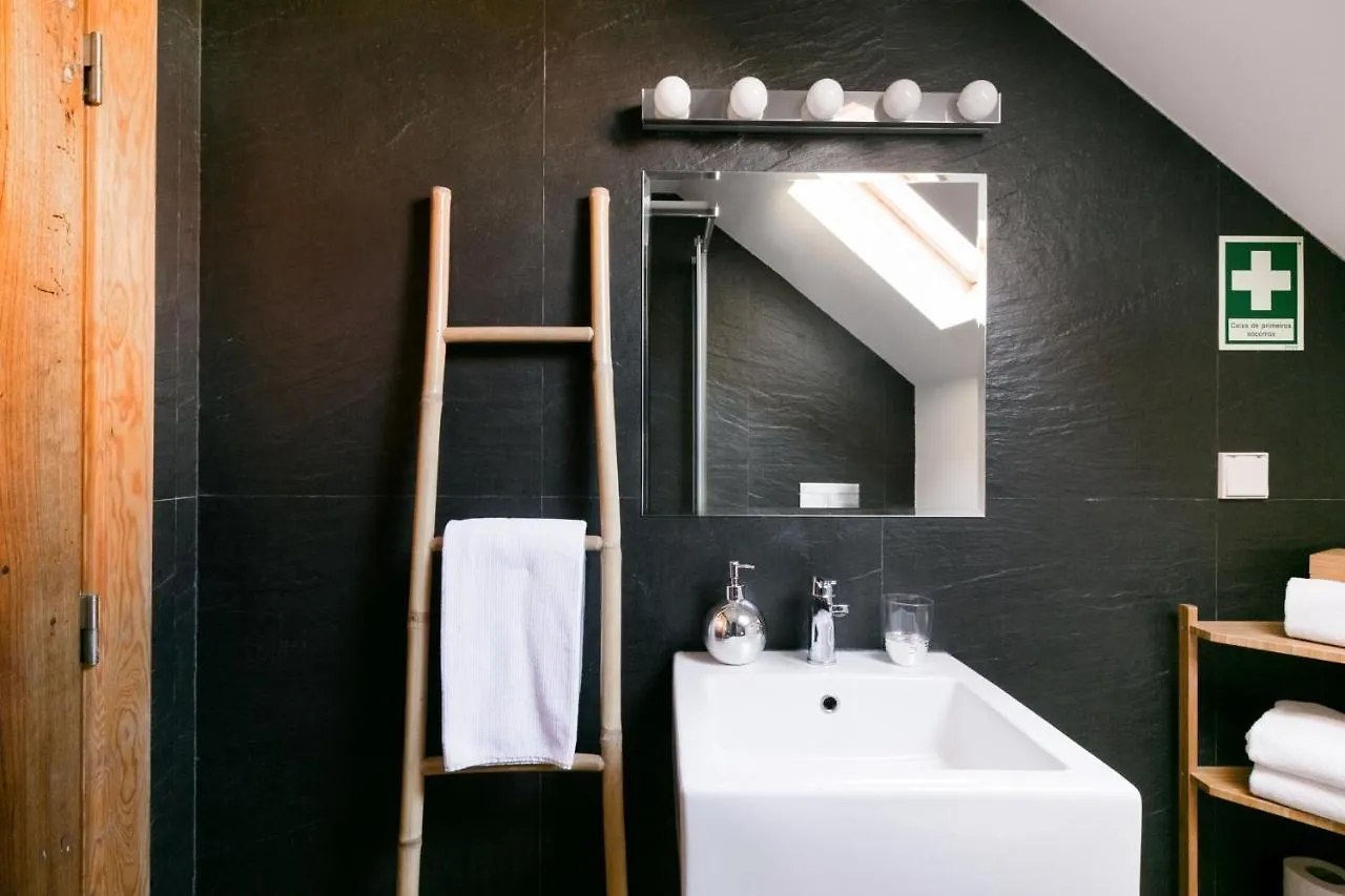 Breathtaking River-City View Two Private Terraces 3 Bedrooms And 3 Bathrooms 17Th Century Building Central Bica Chiado District Лиссабон Португалия
