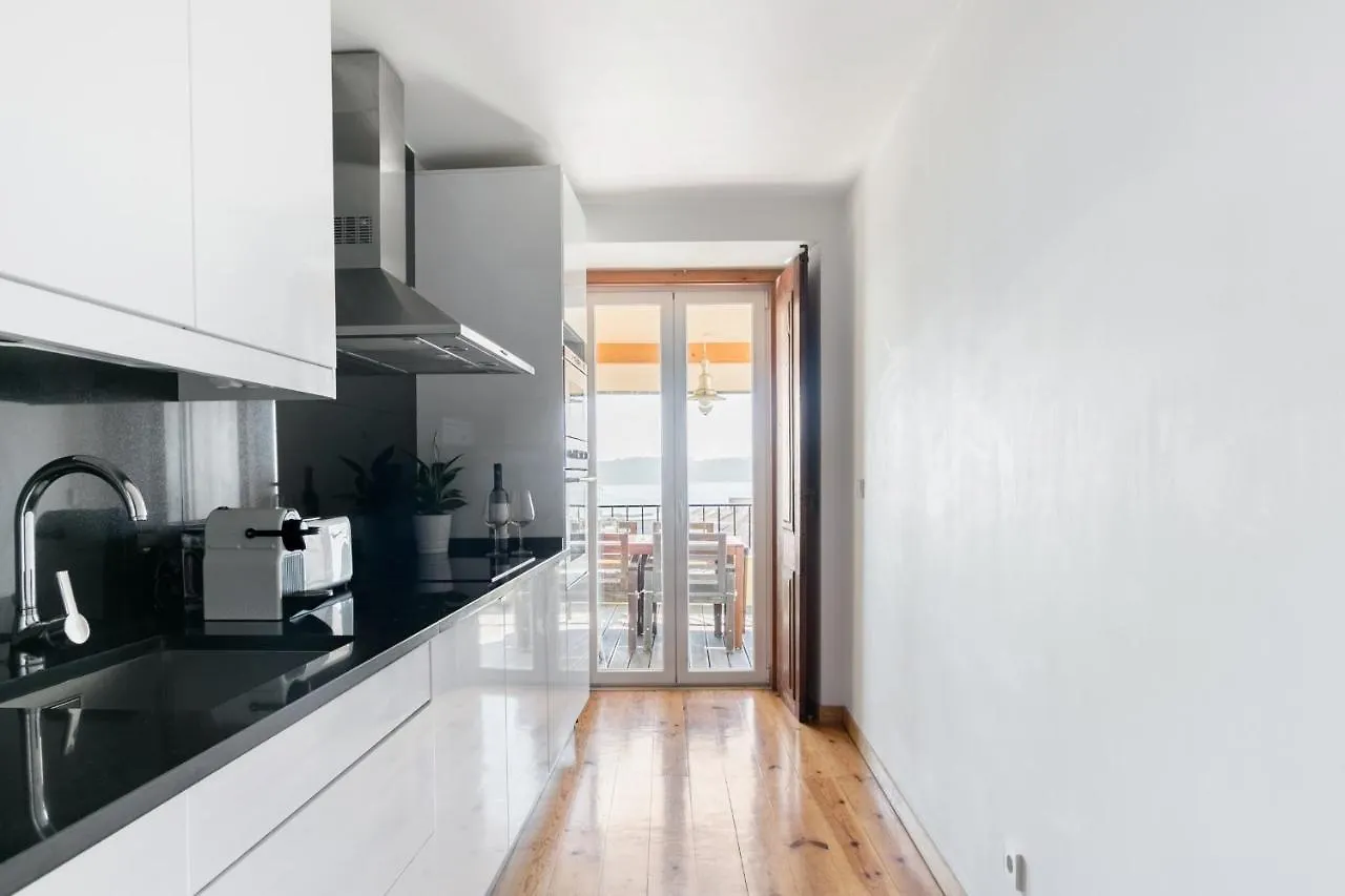 Breathtaking River-City View Two Private Terraces 3 Bedrooms And 3 Bathrooms 17Th Century Building Central Bica Chiado District Лиссабон 0*,  Португалия