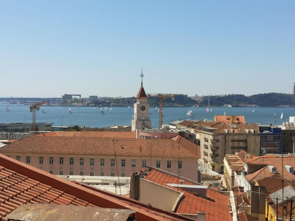 Апартаменты Breathtaking River-City View Two Private Terraces 3 Bedrooms And 3 Bathrooms 17Th Century Building Central Bica Chiado District Лиссабон Португалия