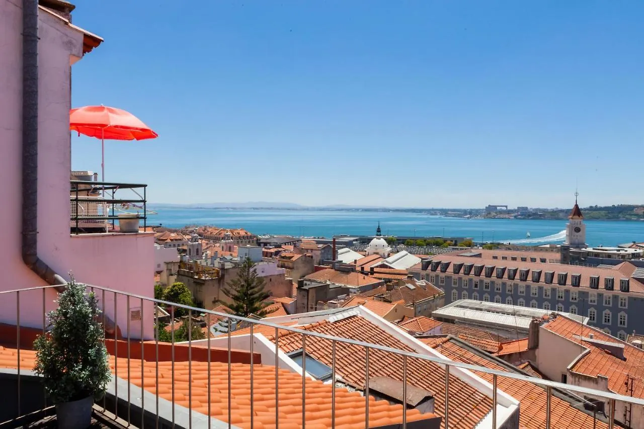 Breathtaking River-City View Two Private Terraces 3 Bedrooms And 3 Bathrooms 17Th Century Building Central Bica Chiado District Лиссабон 0*,  Португалия