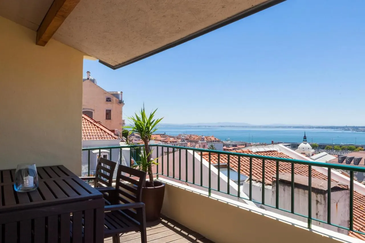 Breathtaking River-City View Two Private Terraces 3 Bedrooms And 3 Bathrooms 17Th Century Building Central Bica Chiado District Лиссабон Португалия