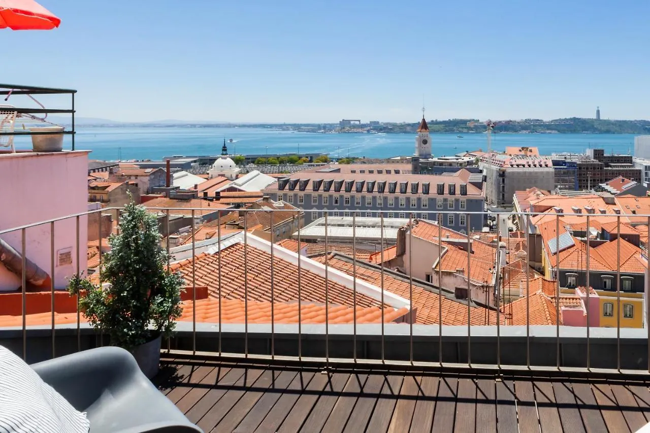 Breathtaking River-City View Two Private Terraces 3 Bedrooms And 3 Bathrooms 17Th Century Building Central Bica Chiado District Лиссабон Португалия