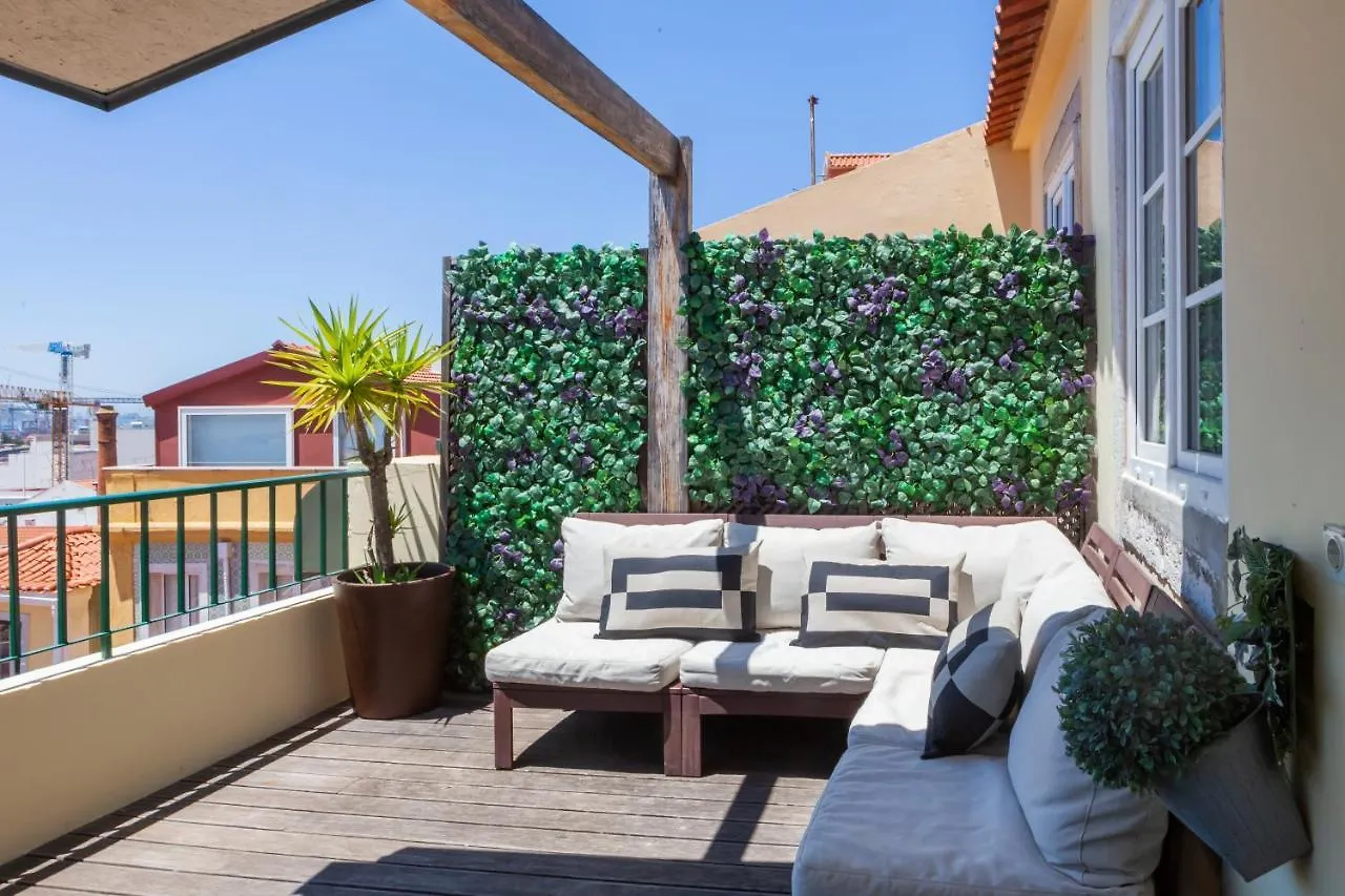 Breathtaking River-City View Two Private Terraces 3 Bedrooms And 3 Bathrooms 17Th Century Building Central Bica Chiado District Lisboa Portugalsko