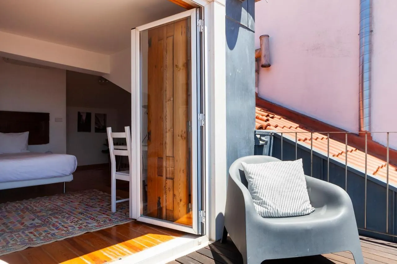 Breathtaking River-City View Two Private Terraces 3 Bedrooms And 3 Bathrooms 17Th Century Building Central Bica Chiado District Lisboa Portugalsko