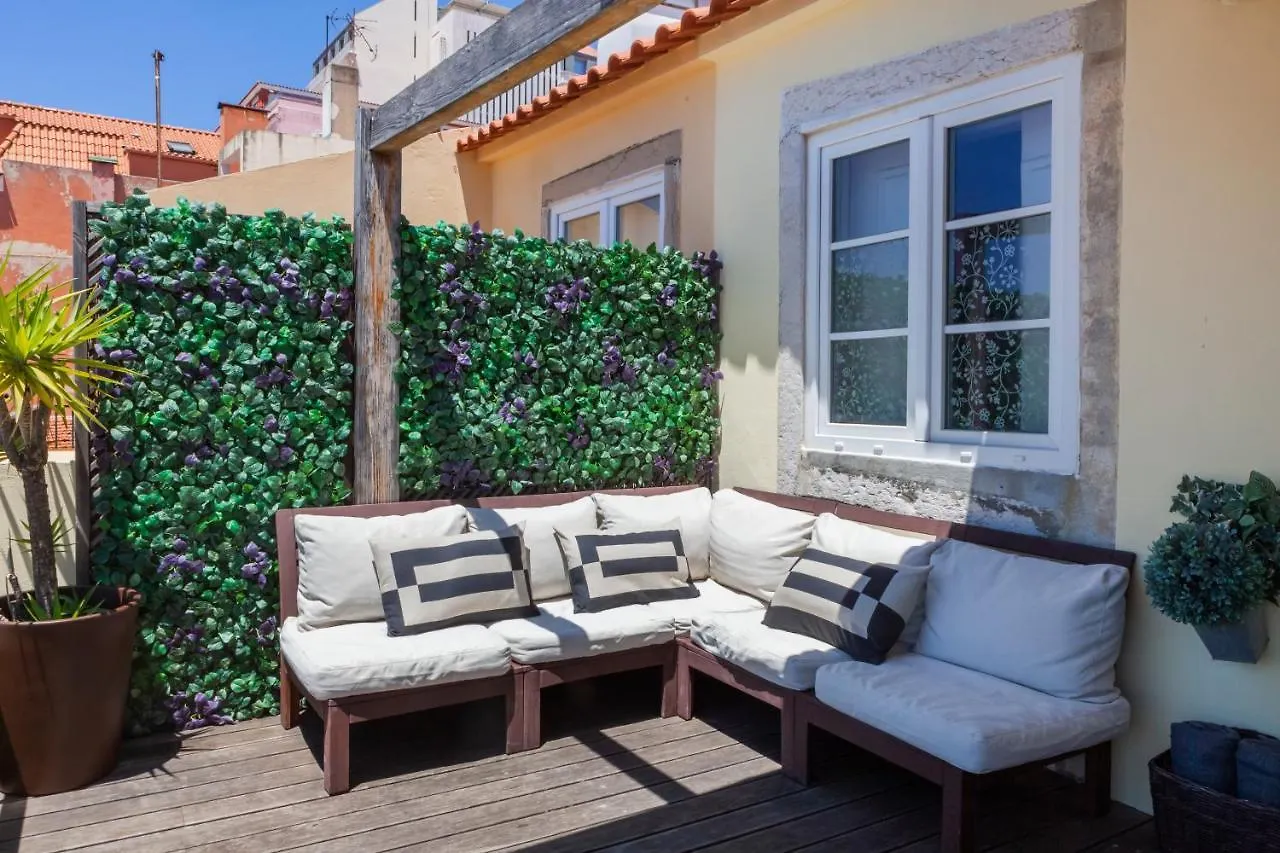 Breathtaking River-City View Two Private Terraces 3 Bedrooms And 3 Bathrooms 17Th Century Building Central Bica Chiado District Lisboa
