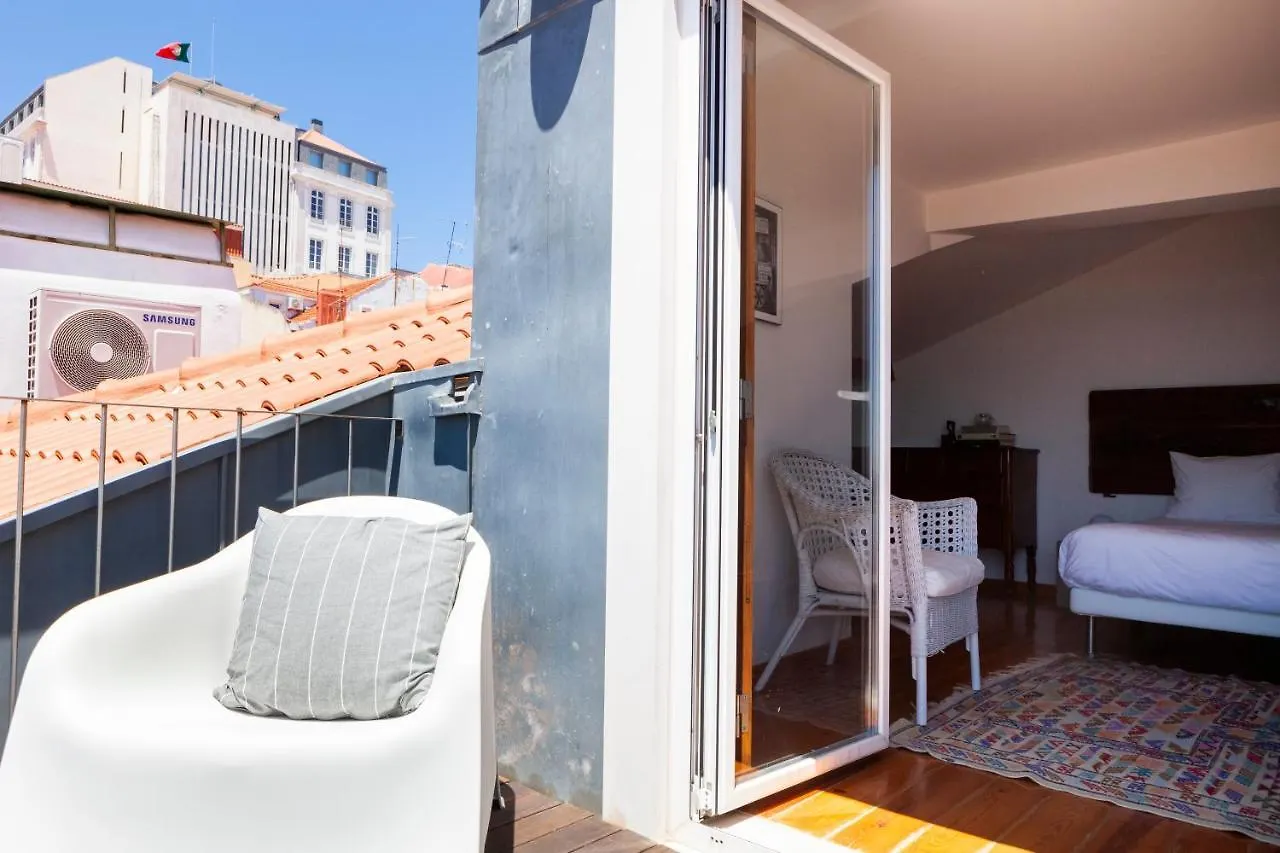 Breathtaking River-City View Two Private Terraces 3 Bedrooms And 3 Bathrooms 17Th Century Building Central Bica Chiado District Lisboa Apartmán